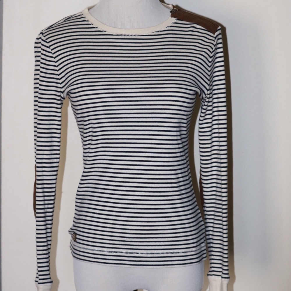 Simple long sleeve T-shirt